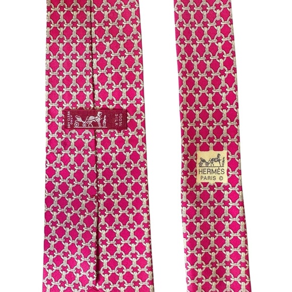 Authentic HERMES 100% Silk Berry Red & Gold Buoy Chain Neck Tie - Picture 2 of 5